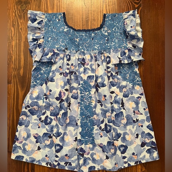 MI GOLONDRINA Soledad Blouse Blue and White Floral - Picture 2 of 7